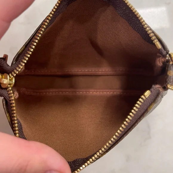 Louis Vuitton monogram mini pochette - Picture 15 of 16